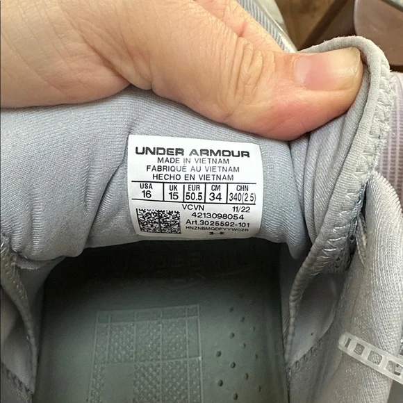 NEW Under Armour Men Yard Low MT Charged Baseball Cleats Gray W Metal Spikes 14 - Picture 11 of 11